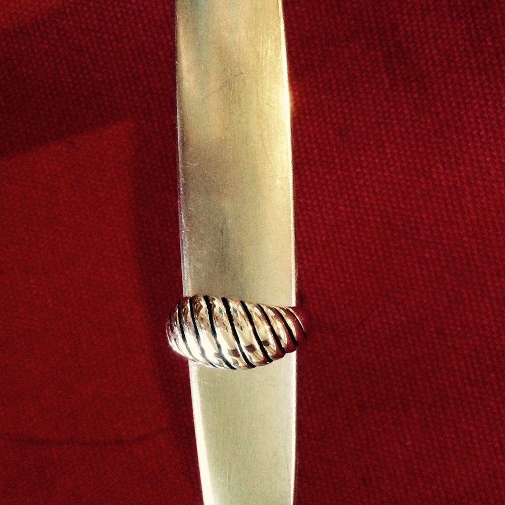 Ring - Picture 2 of 2